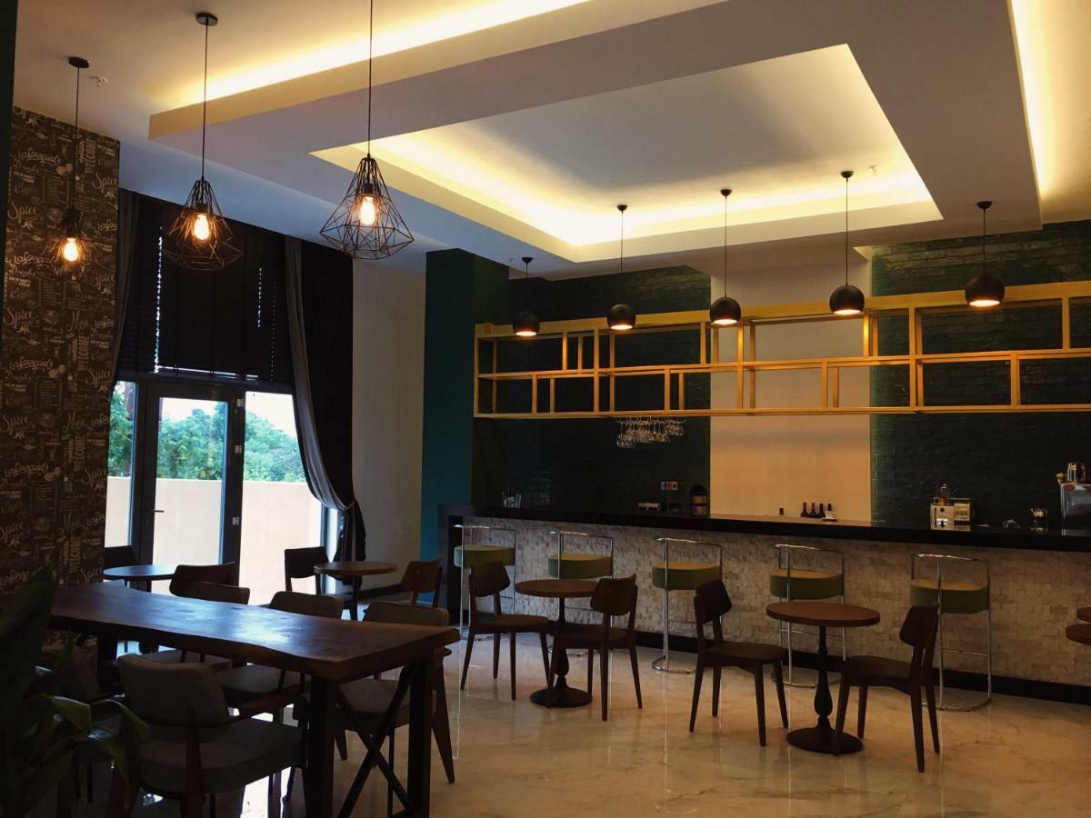 City Hotel باتومي المظهر الخارجي الصورة